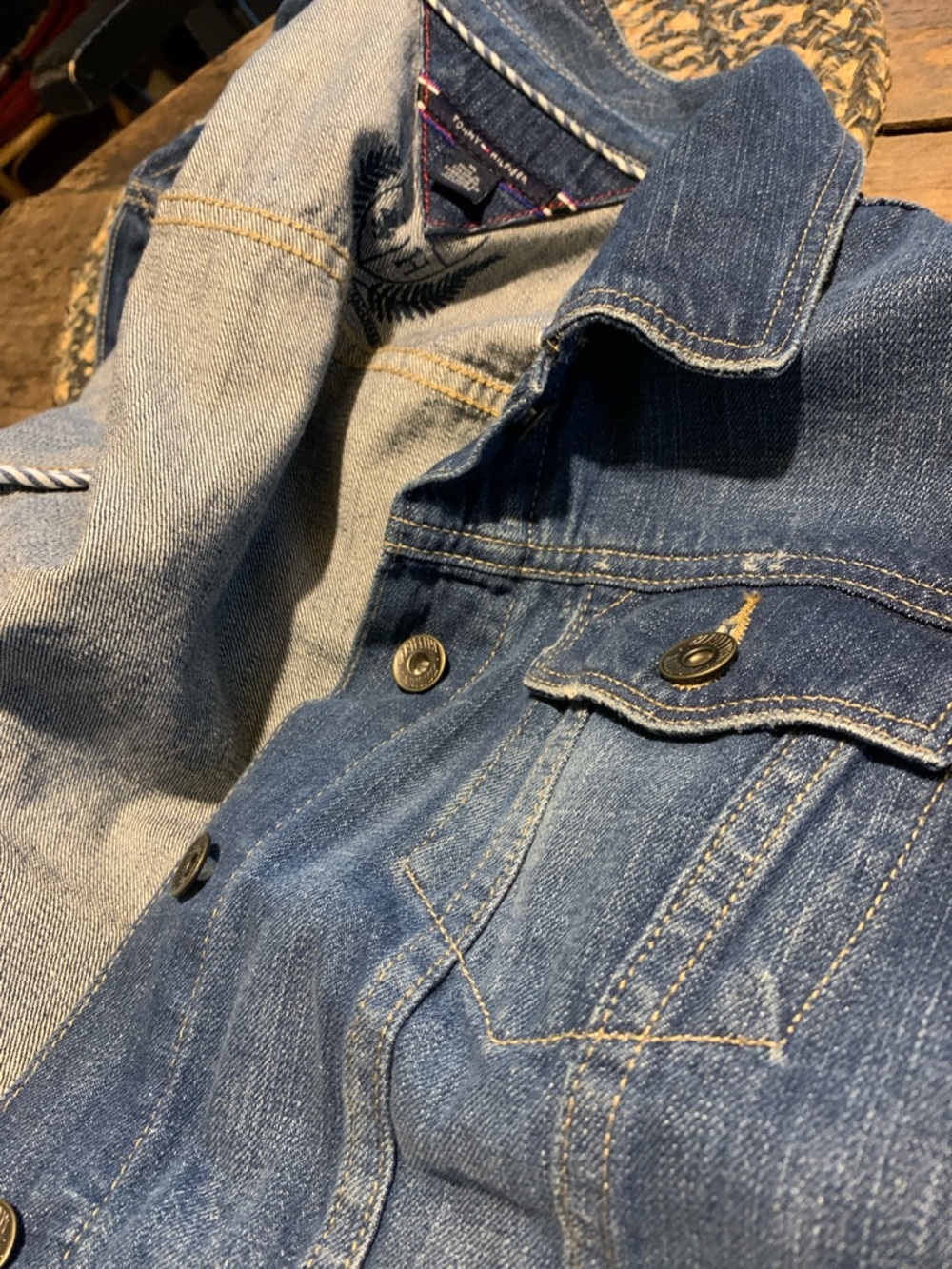 Tommy Hilfiger Medium Blue Denim Trucker Jacket - 100% Cotton - Picture 3 of 13